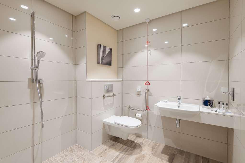 Hilton Garden Inn Виндхук Номер фото