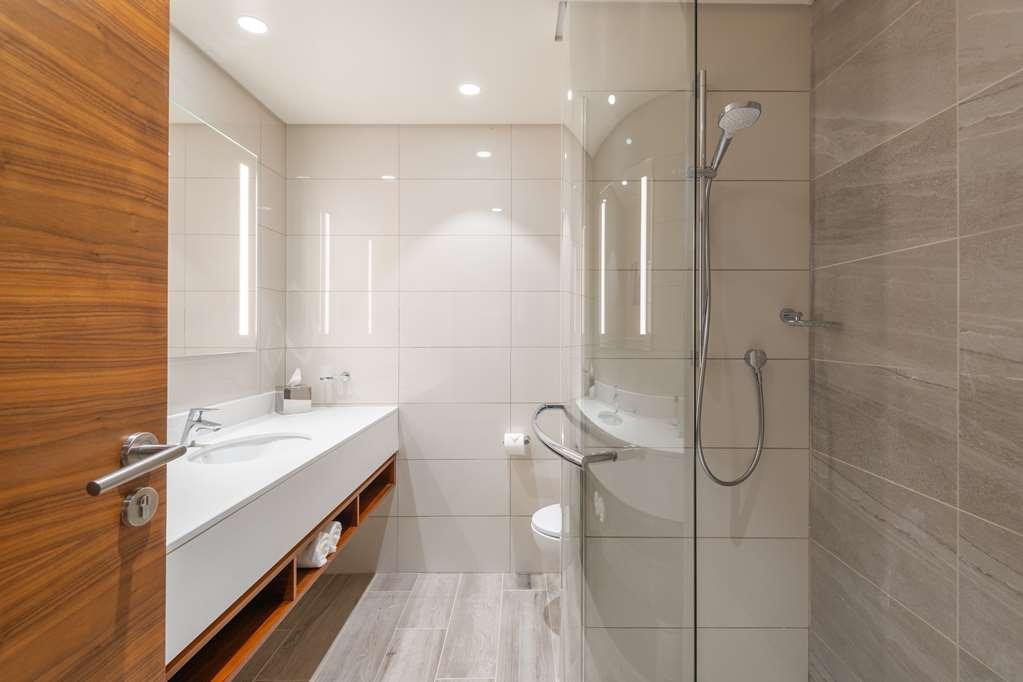 Hilton Garden Inn Виндхук Номер фото